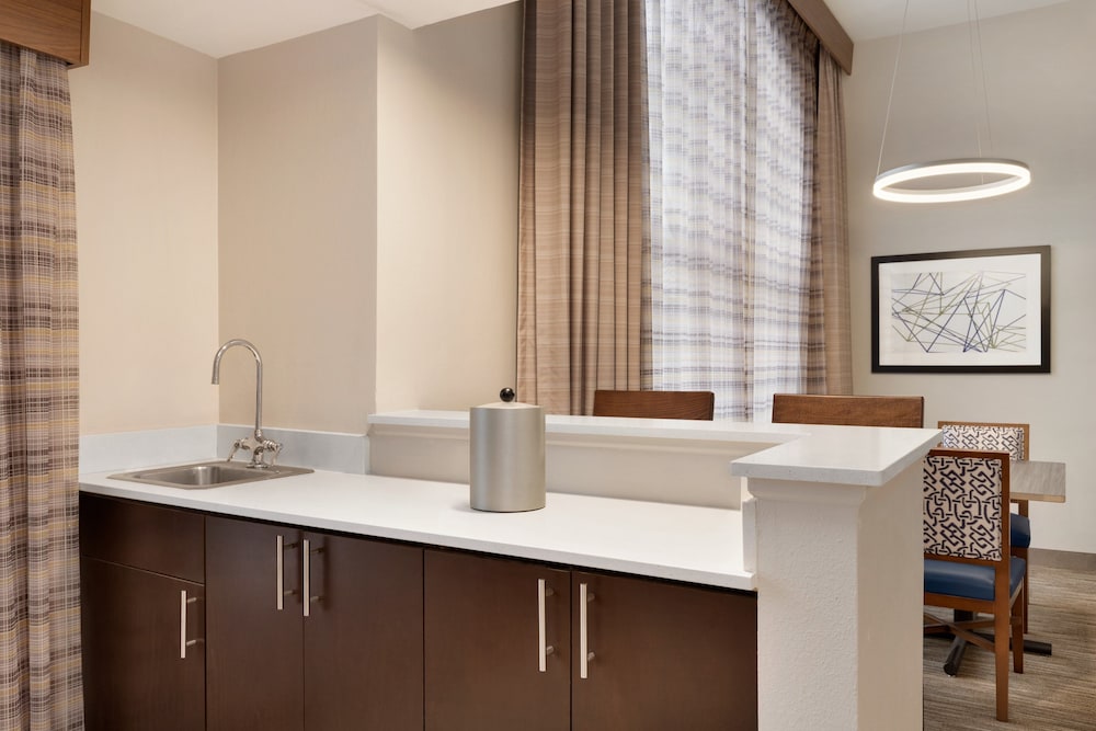 holiday inn express and suites auburn university area