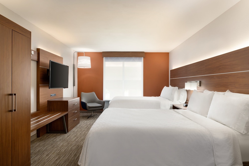 holiday inn express and suites auburn university area