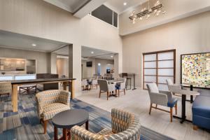 holiday inn express and suites auburn university area