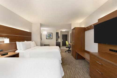 holiday inn express and suites auburn university area