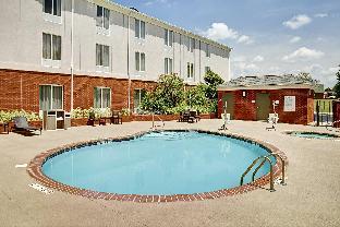 holiday inn express and suites auburn university area