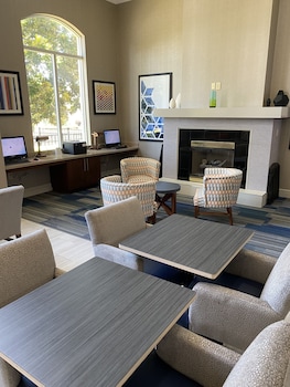 Holiday Inn Express & Suites Auburn - University Area,Auburn>>Alabama,3 star