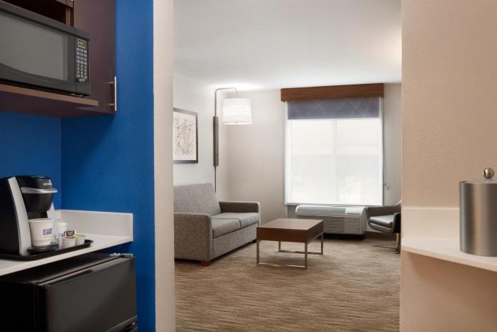 holiday inn express and suites auburn university area