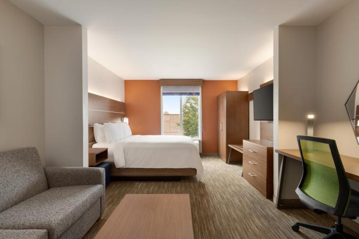 holiday inn express and suites auburn university area