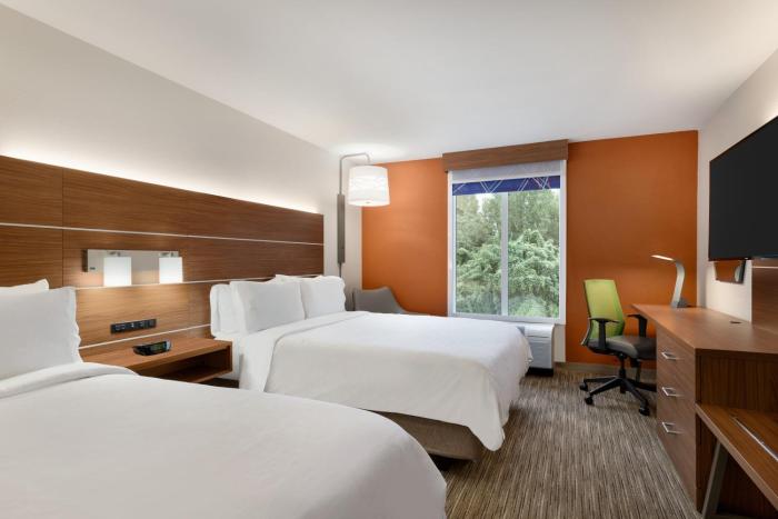 holiday inn express and suites auburn university area