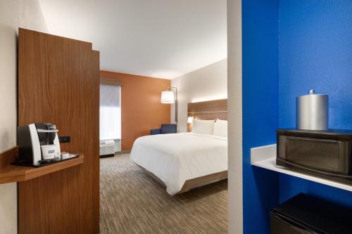 holiday inn express and suites auburn university area