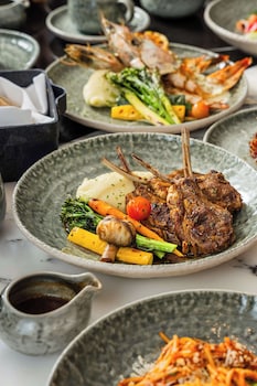 conrad bahrain financial harbour