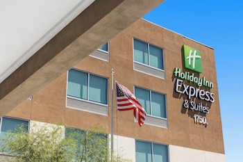 holiday inn express and suites phoenix west tolleson