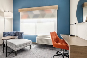 holiday inn express and suites phoenix west tolleson