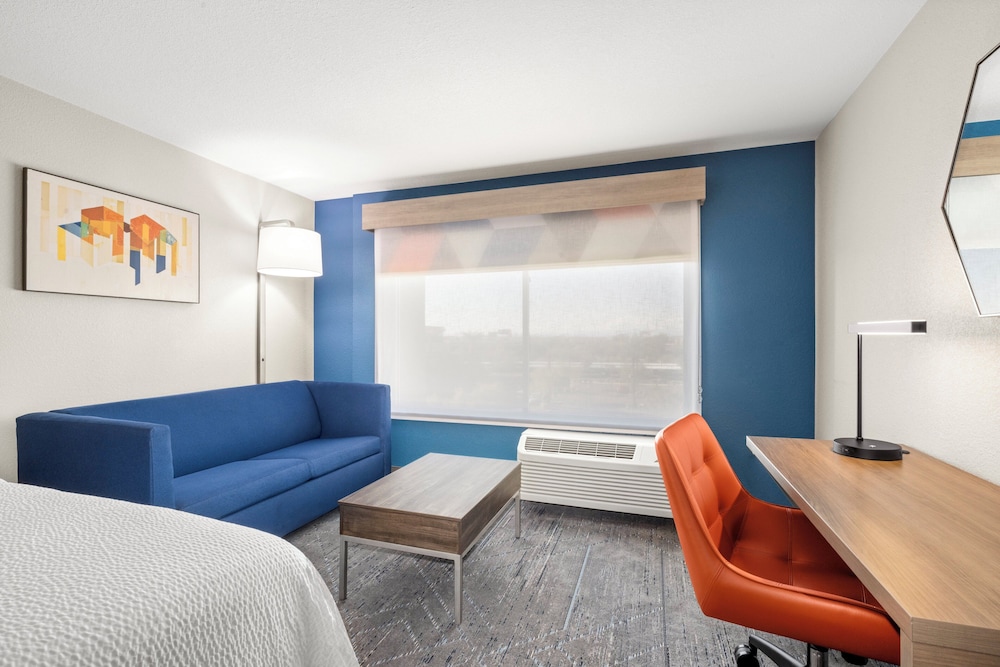 holiday inn express and suites phoenix west tolleson