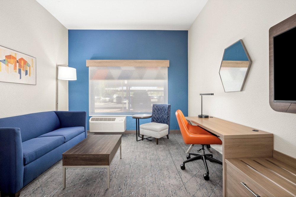 holiday inn express and suites phoenix west tolleson
