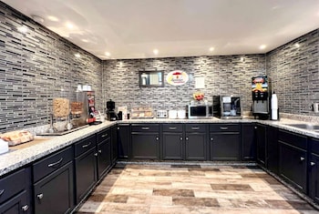 Super 8 By Wyndham Cedar Rapids,Cedar Rapids - Iowa City>>Cedar Rapids,2 star