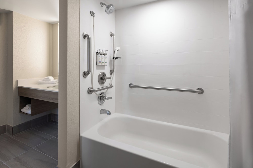 holiday inn express augusta downtown by ihg