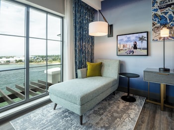 hotel indigo panama city marina