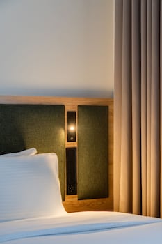 the elements hotel