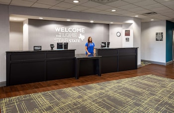 hampton inn and suites texarkana