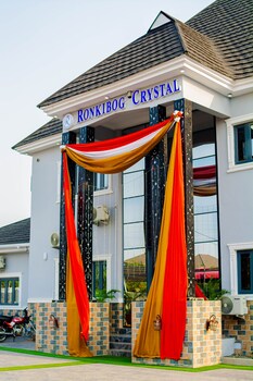 ronkibog crystal hotel and suites