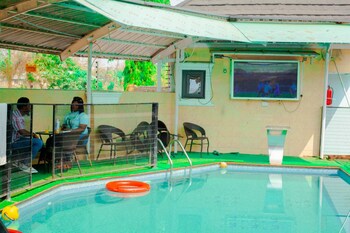 ronkibog crystal hotel and suites