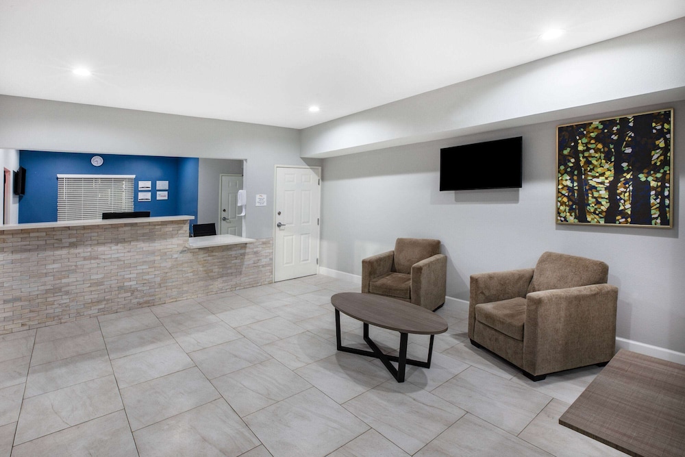 baymont by wyndham freeport texas