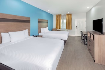 baymont by wyndham freeport texas