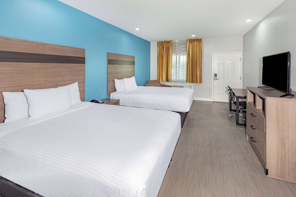 baymont by wyndham freeport texas