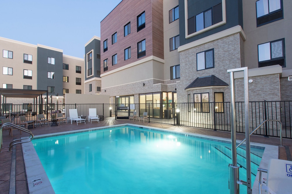 staybridge suites manteca