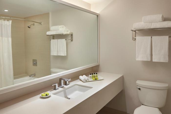 intercontinental toronto centre by ihg