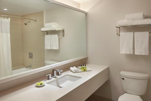 intercontinental toronto centre by ihg