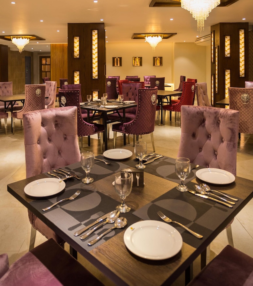 oasis hotel