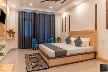 The Green Land Kasauli,,3 star