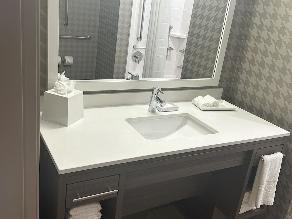 home2 suites by hilton racine