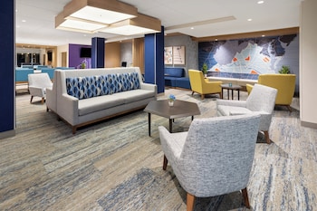 holiday inn express and suites waynesboro east