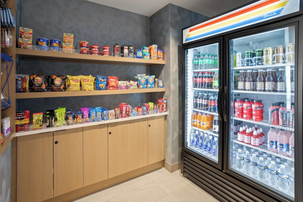 holiday inn express and suites waynesboro east