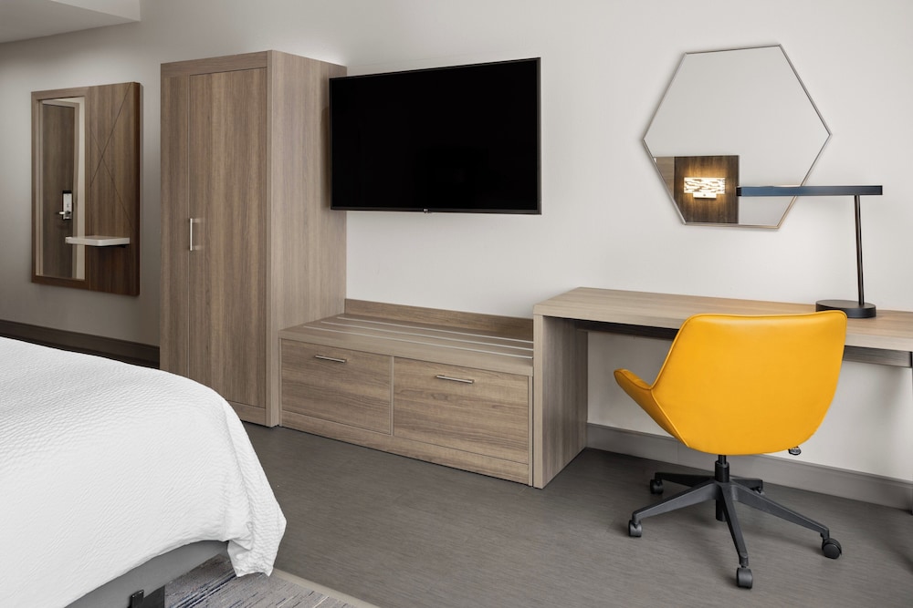 holiday inn express and suites waynesboro east