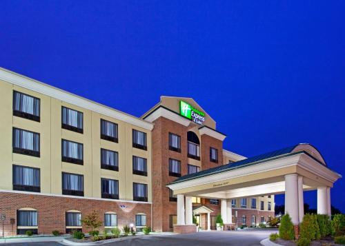 holiday inn express and suites detroit utica