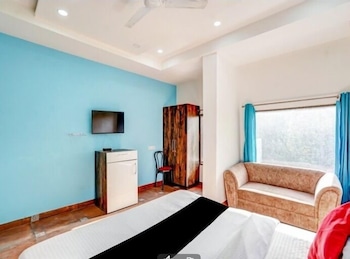 Hotel Mannat,,2 star