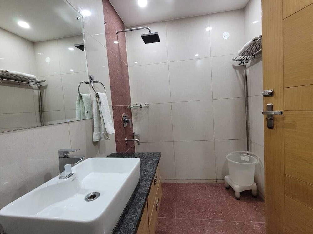 blueneck sec 47 near medanta the medicity gurugram