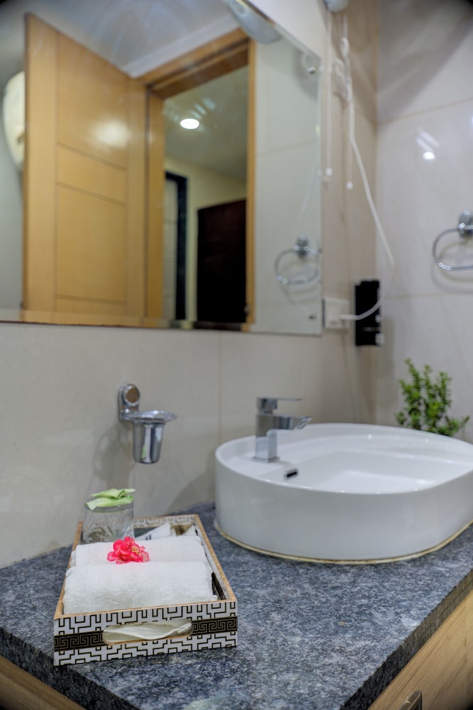 blueneck sec 47 near medanta the medicity gurugram