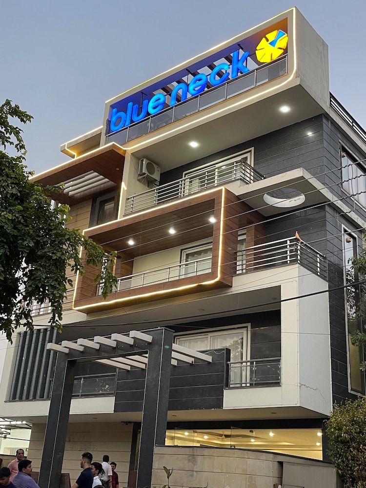 blueneck sec 47 near medanta the medicity gurugram