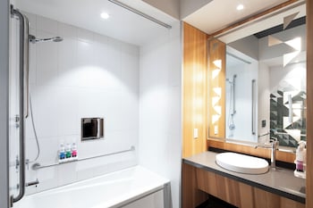 alt hotel calgary university district