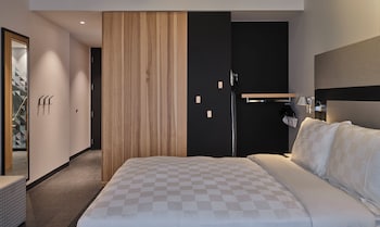 alt hotel calgary university district