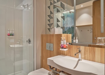 alt hotel calgary university district