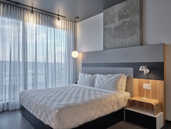 alt hotel calgary university district