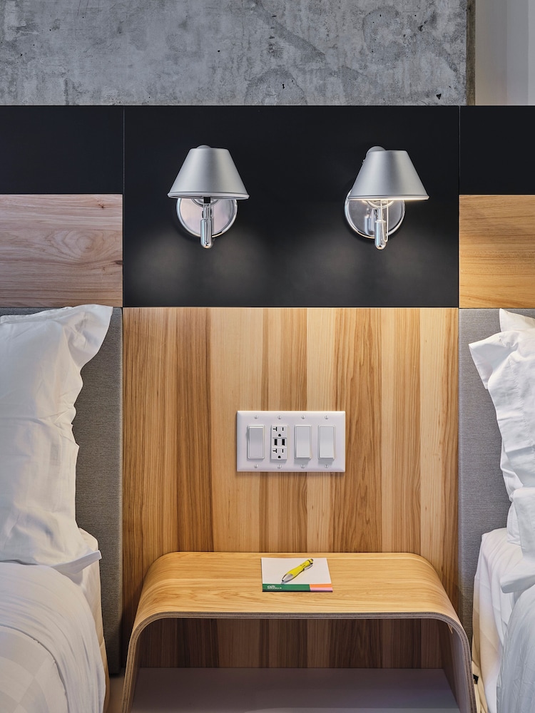 alt hotel calgary university district