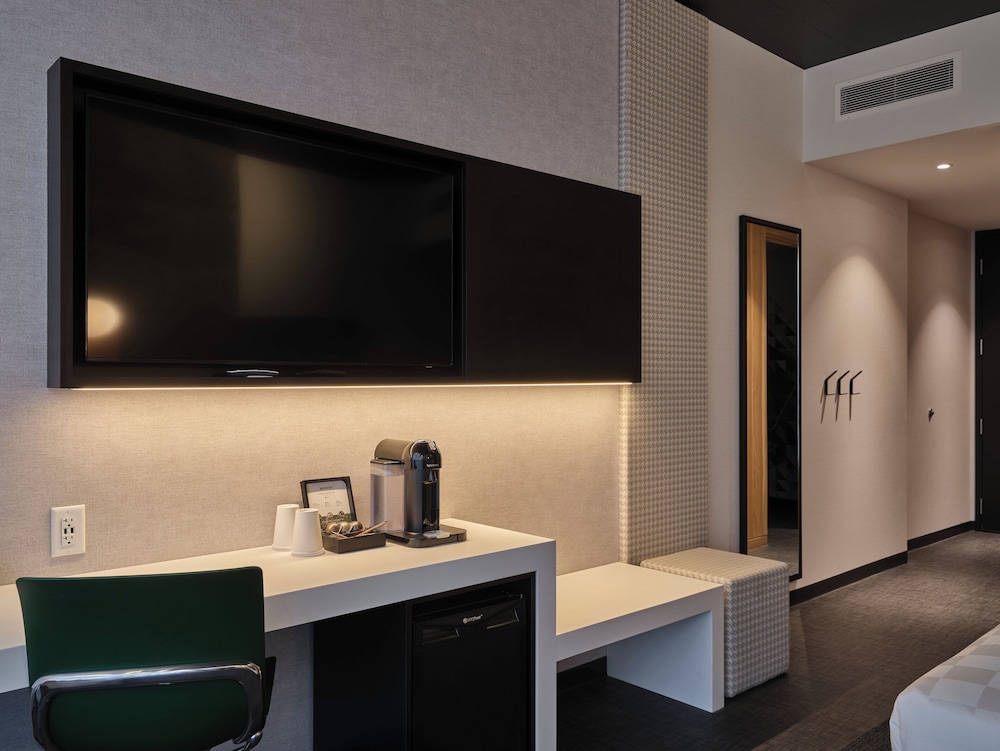 alt hotel calgary university district