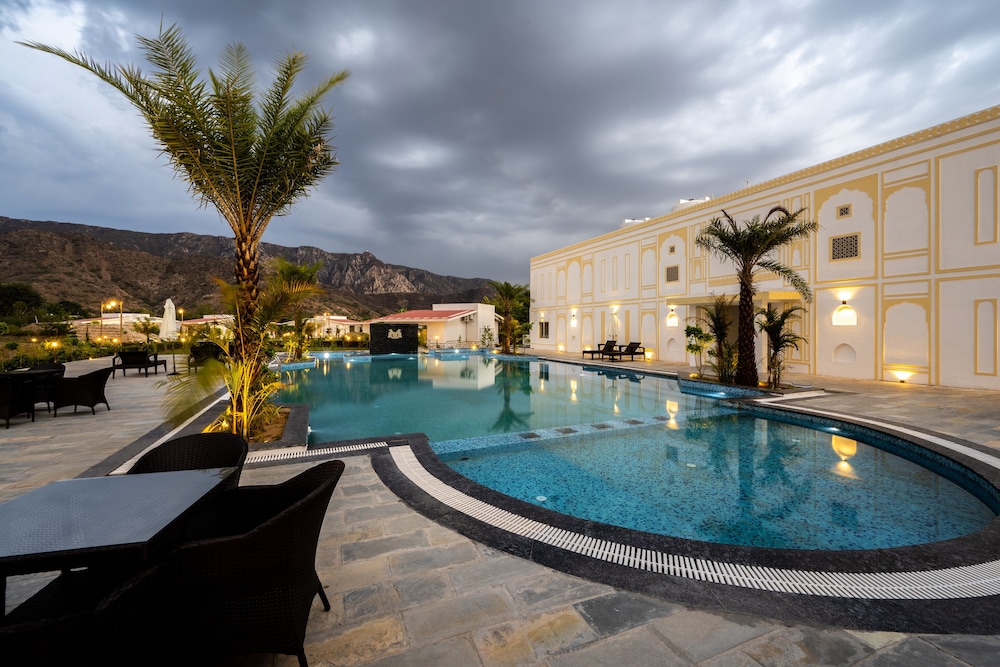 hukamgarh a luxury boutique resort