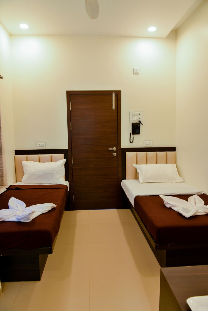 malvans aishwarya hotel