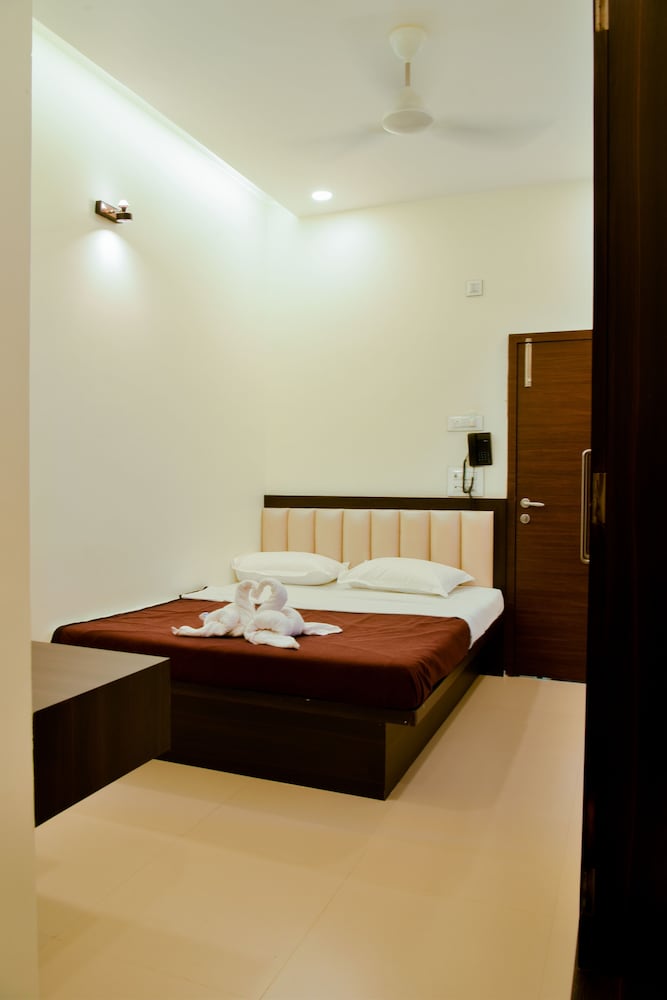 malvans aishwarya hotel