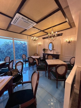 Green Garden Cafe & Hotel,,3 star