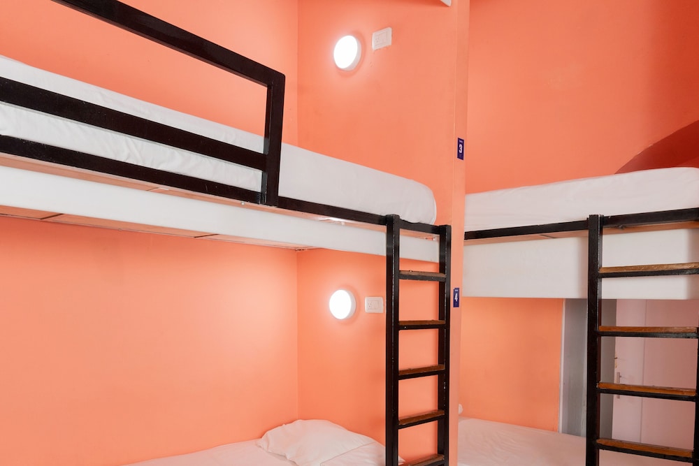 hostal seven nights cartagena